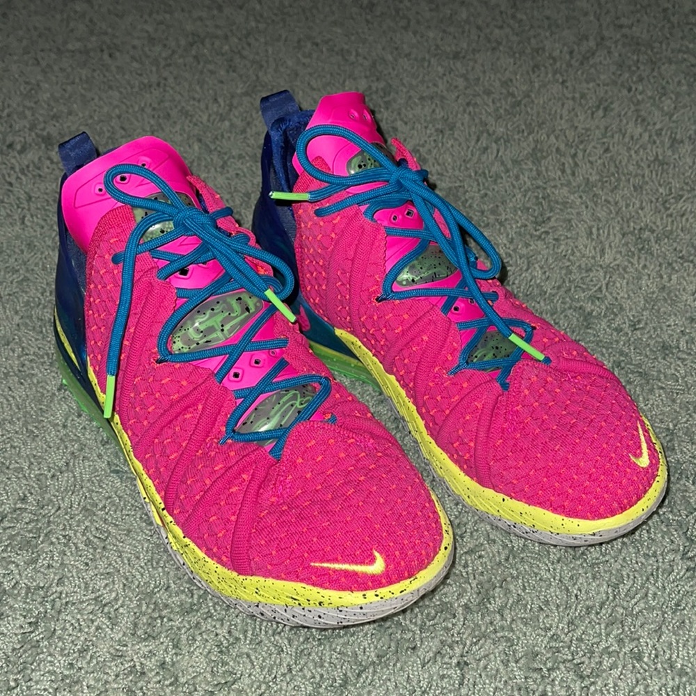 Nike Lebron James Pink Basketball Athletic Shoe